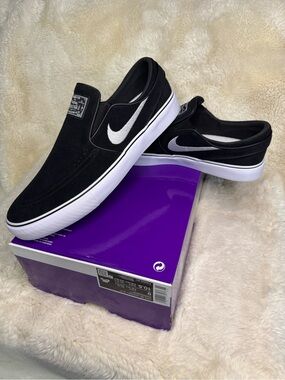 New Nike SB Janoski Slip Ons size 9 men